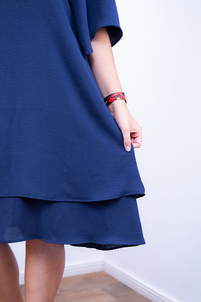 Vestido Midi de Duas Camadas Decote V com Manga Morcego em Crepe Lívia