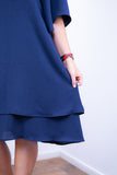 Vestido Midi de Duas Camadas Decote V com Manga Morcego em Crepe Lívia