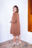 Vestido Midi de Duas Camadas Decote V com Manga Morcego em Crepe Lívia