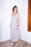 Vestido Regata Longuete com Decote V em Viscolinho Gabriela