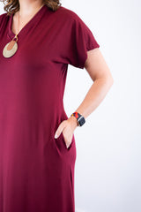 Vestido Antonella – Decote V com Fendas Laterais em Malha Confort Deluxe