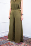 Calça Maxi Renata – Pantalona em Linho Light com Bolsos Laterais