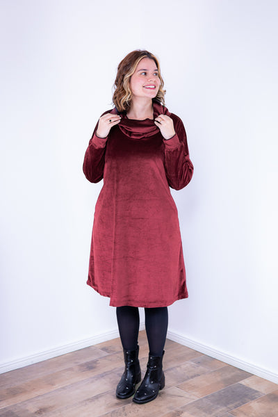 Vestido Beatriz - Midi com Gola Boba e Manga Longa em Plush