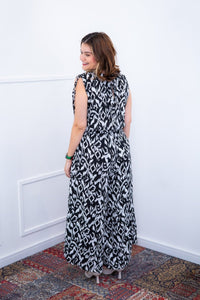 Macacão Caribe - Pantalona em Crepe com Decote V - Naguirre Shop