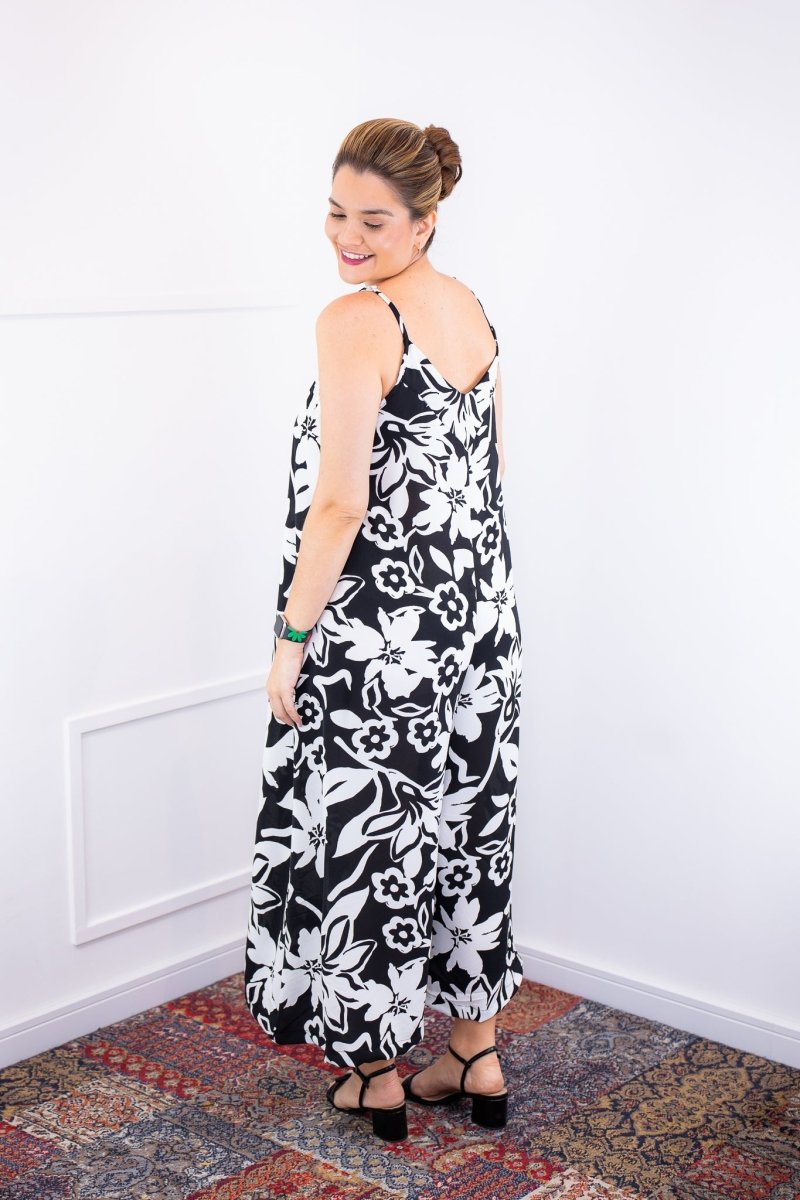 Macacão Grécia – Pantalona em Crepe com Alça Ajustável - Naguirre Shop