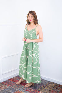 Macacão Grécia – Pantalona em Crepe com Alça Ajustável - Naguirre Shop