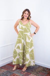 Macacão Grécia – Pantalona em Crepe com Alça Ajustável - Naguirre Shop