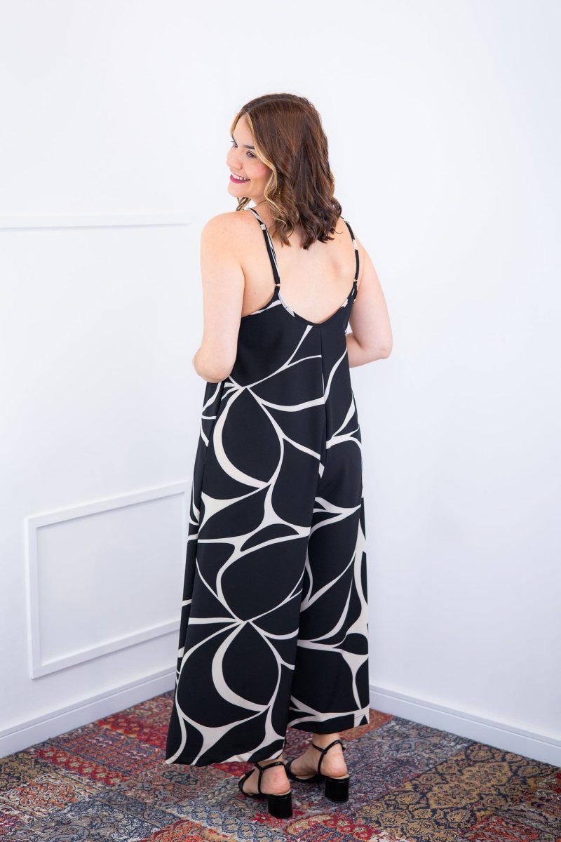 Macacão Grécia – Pantalona em Crepe com Alça Ajustável - Naguirre Shop