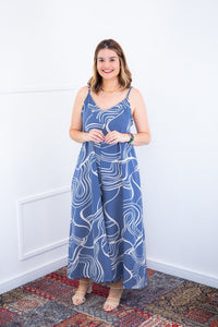 Macacão Grécia – Pantalona em Crepe com Alça Ajustável - Naguirre Shop