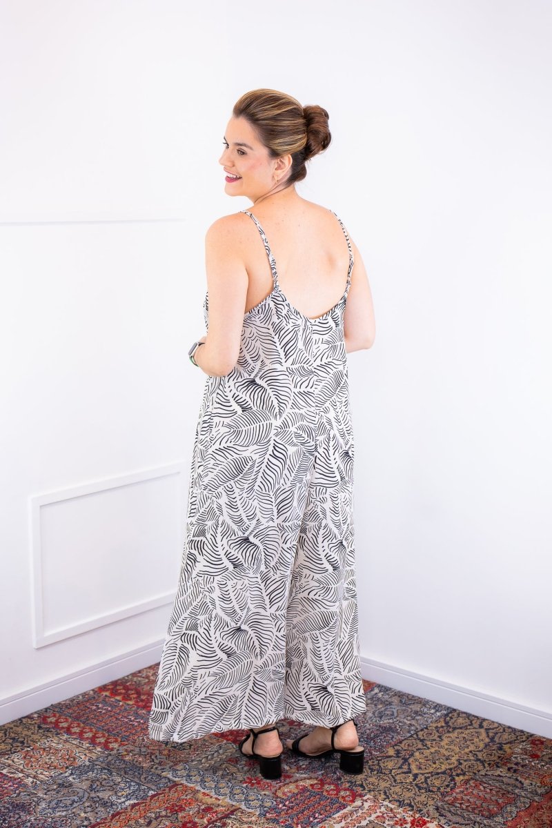 Macacão Grécia – Pantalona em Crepe com Alça Ajustável - Naguirre Shop