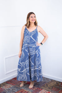 Macacão Grécia – Pantalona em Crepe com Alça Ajustável - Naguirre Shop