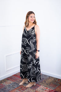 Macacão Grécia – Pantalona em Crepe com Alça Ajustável - Naguirre Shop
