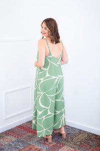 Macacão Grécia – Pantalona em Crepe com Alça Ajustável - Naguirre Shop