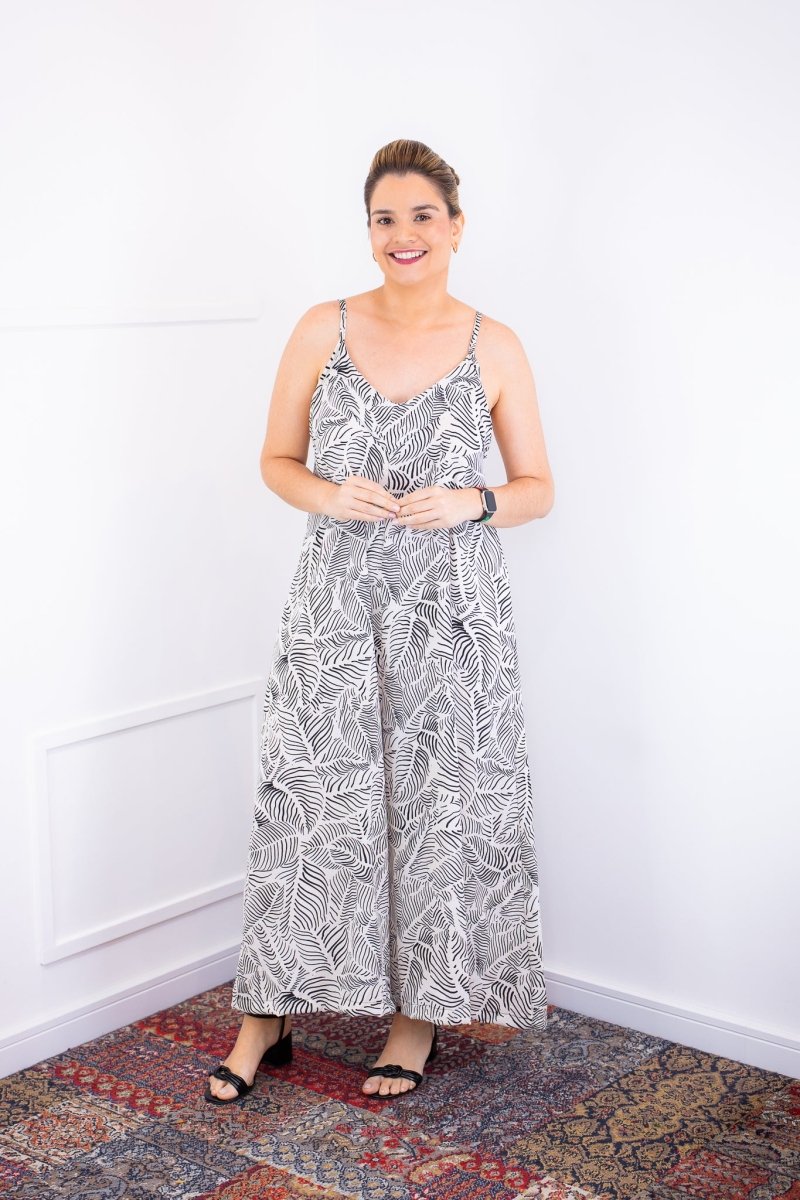 Macacão Grécia – Pantalona em Crepe com Alça Ajustável - Naguirre Shop