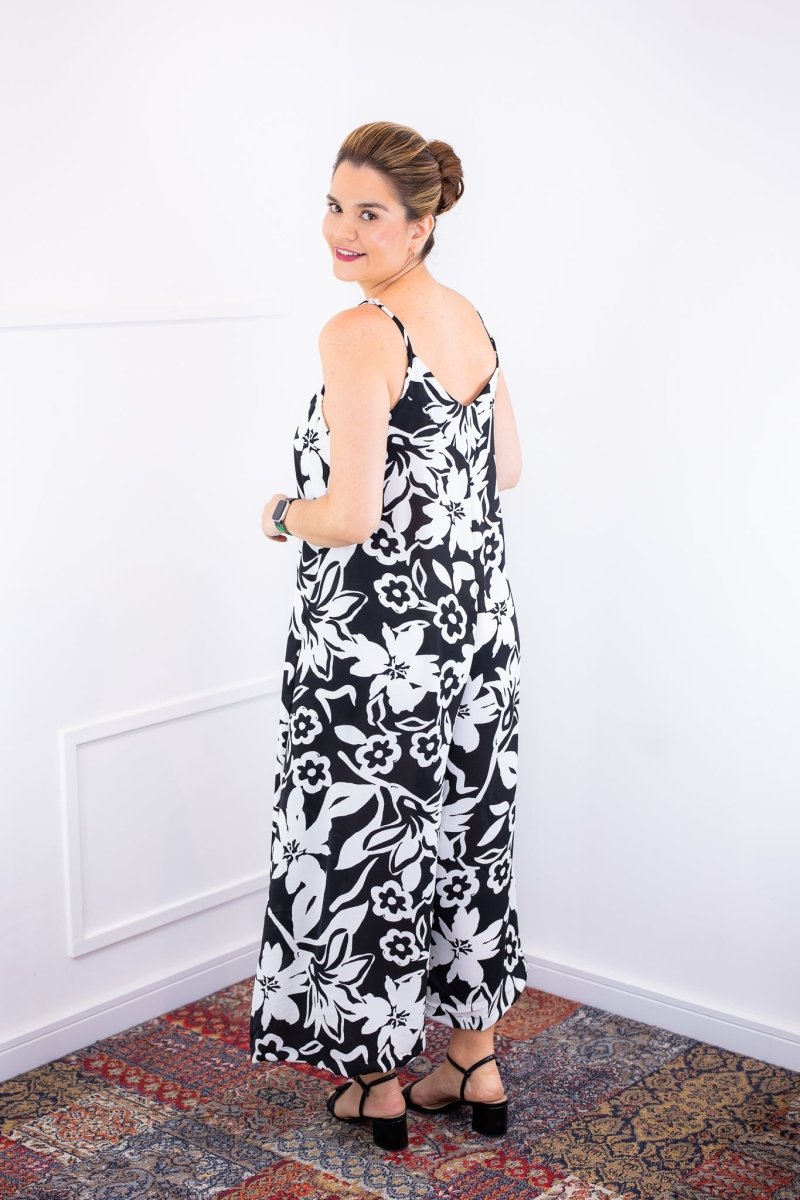 Macacão Grécia – Pantalona em Crepe com Alça Ajustável - Naguirre Shop