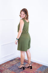 Macaquinho Dani - Regata com Bolsos Midi em Malha Confort - Naguirre Shop