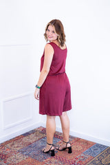 Macaquinho Dani - Regata com Bolsos Midi em Malha Confort - Naguirre Shop