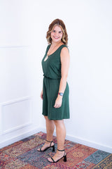 Macaquinho Dani - Regata com Bolsos Midi em Malha Confort - Naguirre Shop