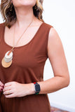 Macaquinho Dani - Regata com Bolsos Midi em Malha Confort - Naguirre Shop