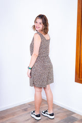 Macaquinho Dani - Regata com Bolsos Midi em Malha Confort - Naguirre Shop