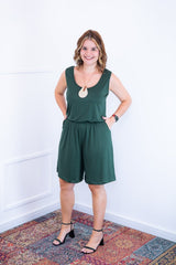 Macaquinho Dani - Regata com Bolsos Midi em Malha Confort - Naguirre Shop