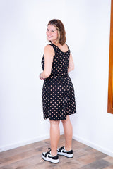 Macaquinho Dani - Regata com Bolsos Midi em Malha Confort - Naguirre Shop