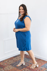 Macaquinho Dani - Regata com Bolsos Midi em Malha Confort - Naguirre Shop