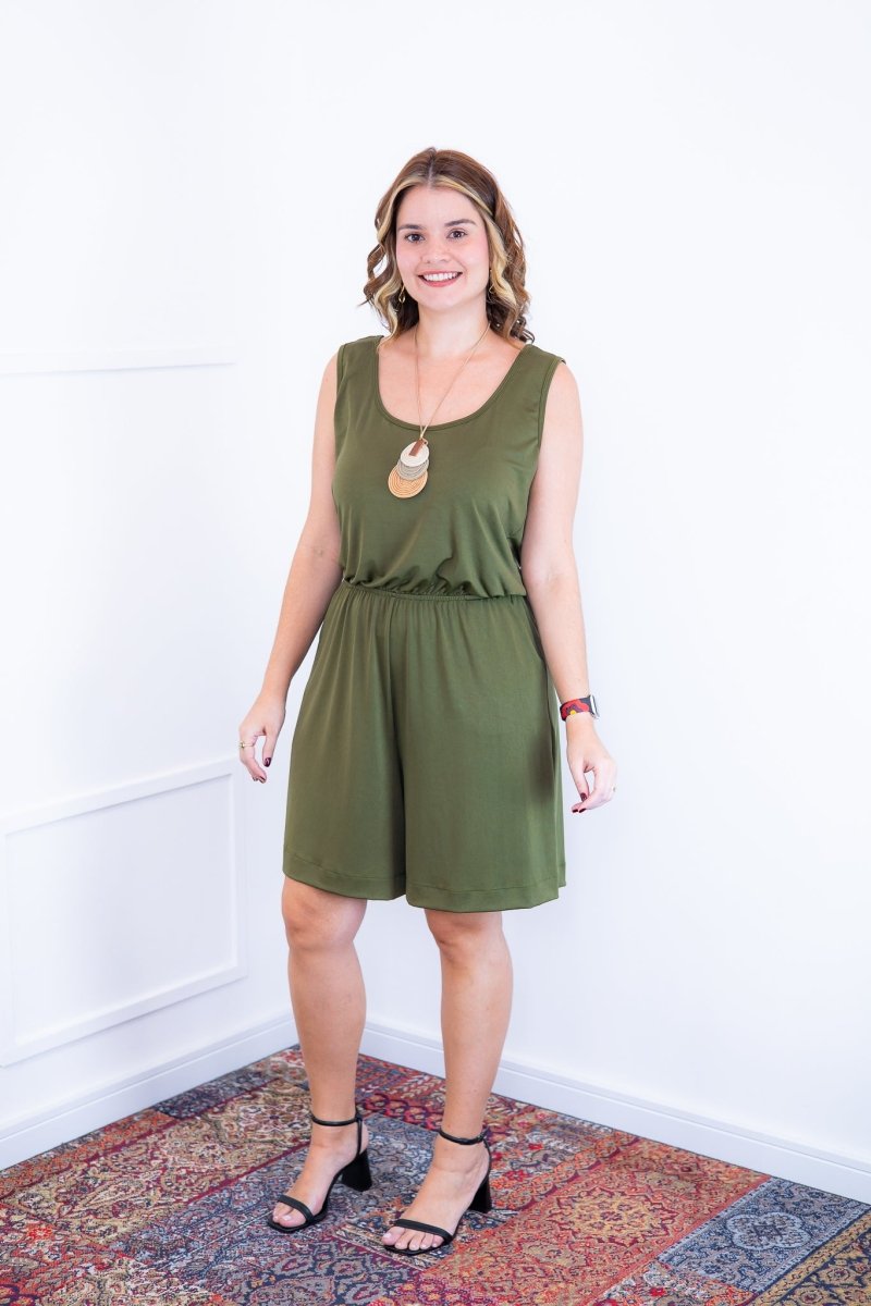 Macaquinho Dani - Regata com Bolsos Midi em Malha Confort - Naguirre Shop