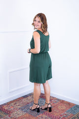 Macaquinho Dani - Regata com Bolsos Midi em Malha Confort - Naguirre Shop