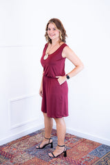 Macaquinho Dani - Regata com Bolsos Midi em Malha Confort - Naguirre Shop