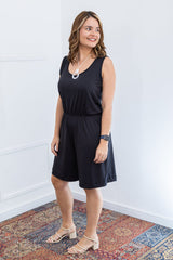 Macaquinho Dani - Regata com Bolsos Midi em Malha Confort - Naguirre Shop