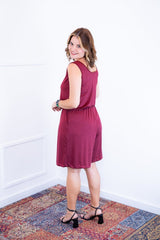 Macaquinho Dani - Regata com Bolsos Midi em Malha Confort - Naguirre Shop