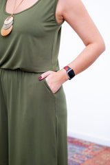 Macaquinho Dani - Regata com Bolsos Midi em Malha Confort - Naguirre Shop