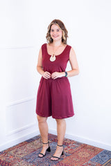 Macaquinho Dani - Regata com Bolsos Midi em Malha Confort - Naguirre Shop