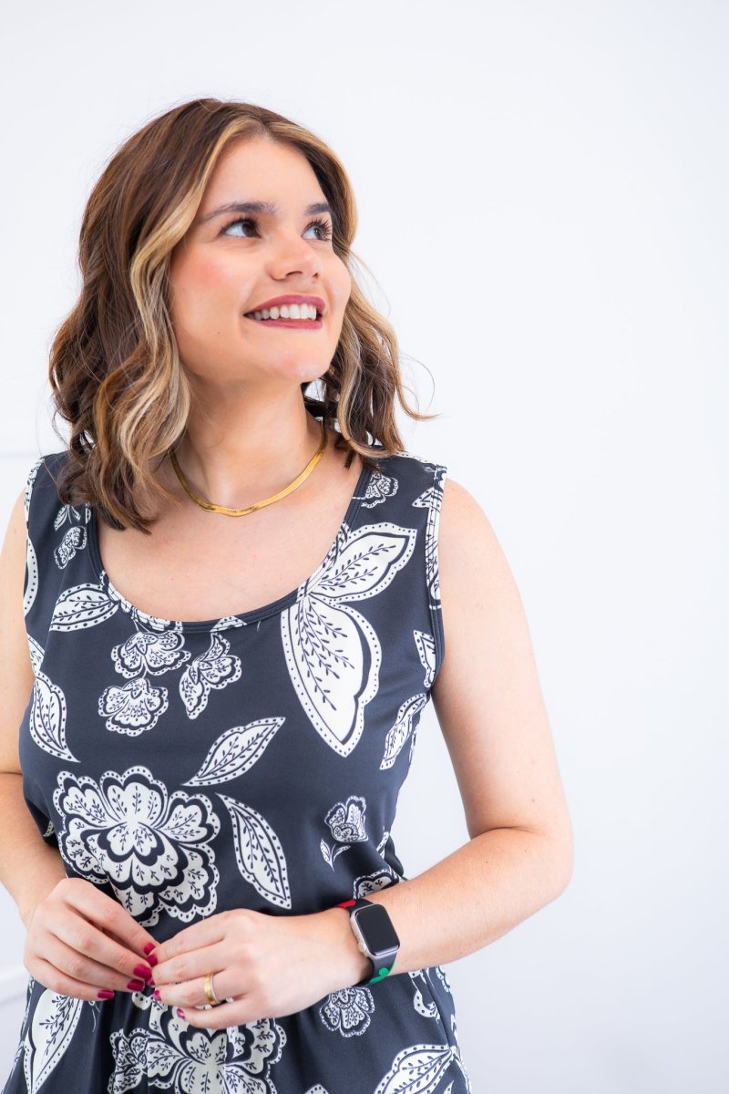 Macaquinho Dani - Regata com Bolsos Midi em Malha Confort Deluxe - Naguirre Shop