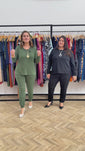 Stories de Conjunto Copenhaguen - Lãzinha Gola Redonda Calça Jogger Com Bolsos