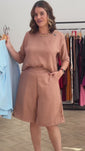Stories de Conjunto Dulce –  Blusa Oversized e Bermuda com Bolsos em Linho Light