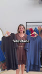 Stories de Vestido Lívia - Midi de Duas Camadas Decote V com Manga Morcego em Crepe