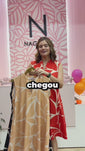 Stories de Vestido Luana – Evasê com Gola Padre e Bolsos em Crepe