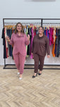 Stories de Conjunto Dinamarca - Lãzinha com Gola Boba e Bolsos Laterais