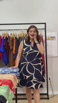 Stories de Vestido Luana – Evasê com Gola Padre e Bolsos em Crepe