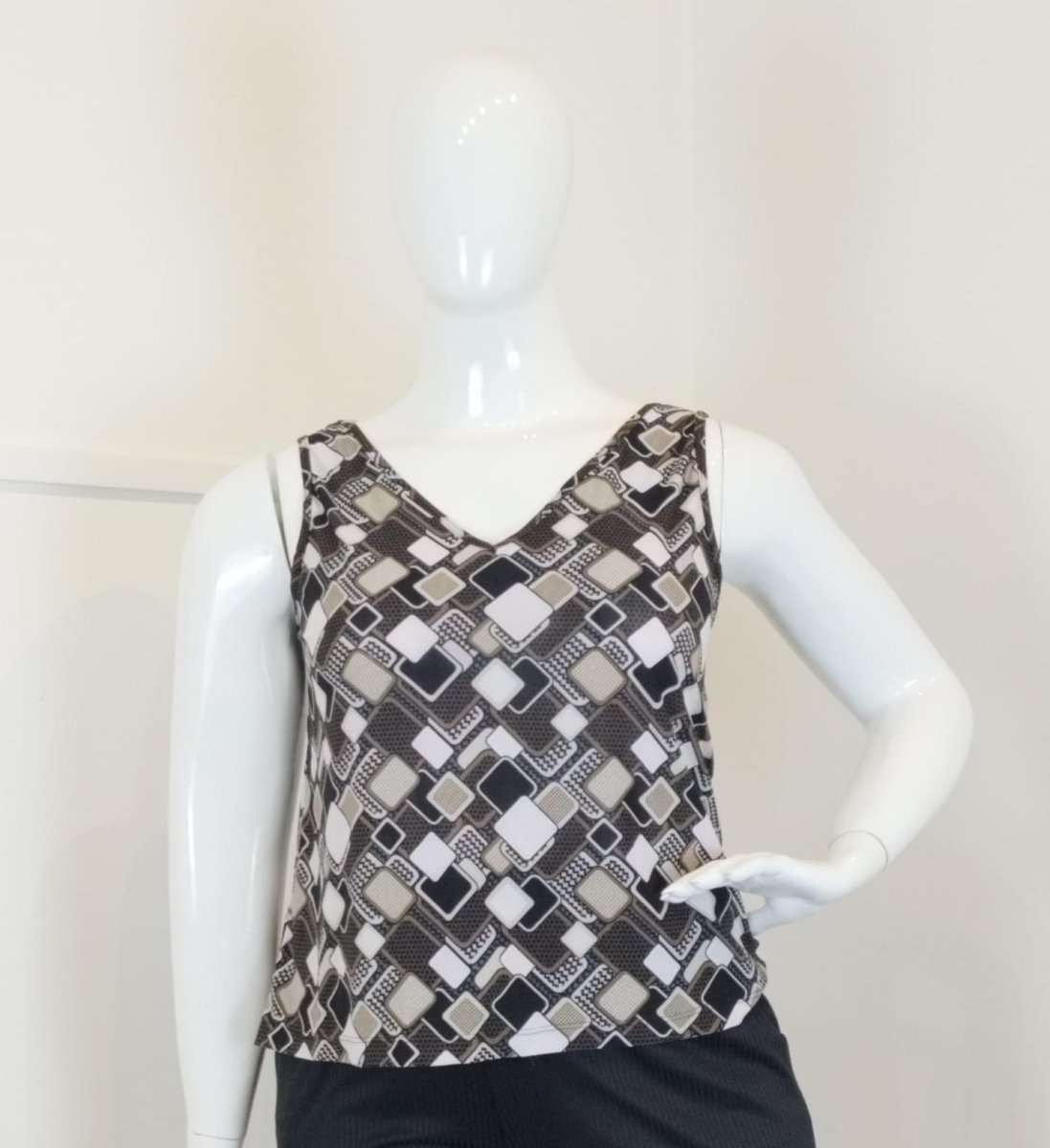 Regata Safira - Gola V em Malha Confort - Naguirre Shop