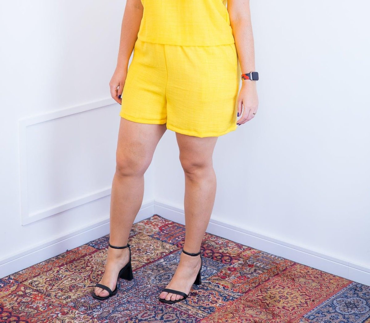 Short Tathi - Em Linho Light com Bolsos Laterais - Naguirre Shop