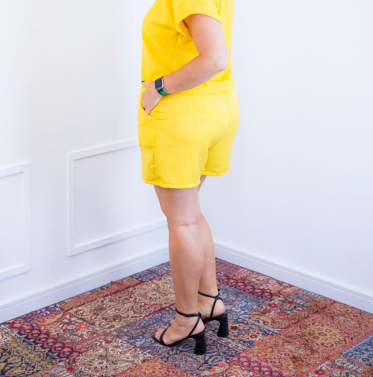 Short Tathi - Em Linho Light com Bolsos Laterais - Naguirre Shop