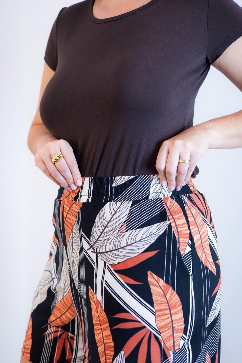 Shorts Regina - Bolsos Laterais em Malha Confort - Naguirre Shop