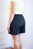 Shorts Regina - Bolsos Laterais em Malha Confort - Naguirre Shop