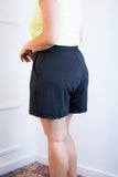 Shorts Regina - Bolsos Laterais em Malha Confort - Naguirre Shop