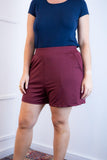 Shorts Regina - Bolsos Laterais em Malha Confort - Naguirre Shop