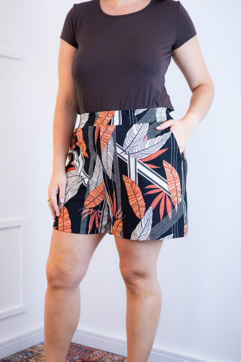 Shorts Regina - Bolsos Laterais em Malha Confort - Naguirre Shop