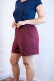 Shorts Regina - Bolsos Laterais em Malha Confort - Naguirre Shop